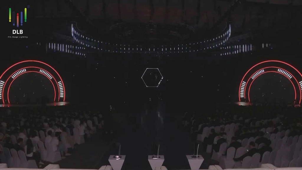 100 Sets of Dynamic Bar Smart Lights Illuminate Audi Dual Cup Opening Ceremony-02 - FENG-YI