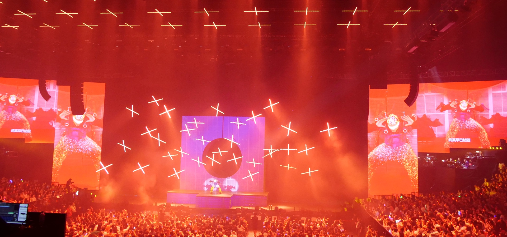 Kinetic X-Bar Innovation Takes Center Stage at Aaron Kwok’s ICONIC World Tour 2024 - FENG-YI