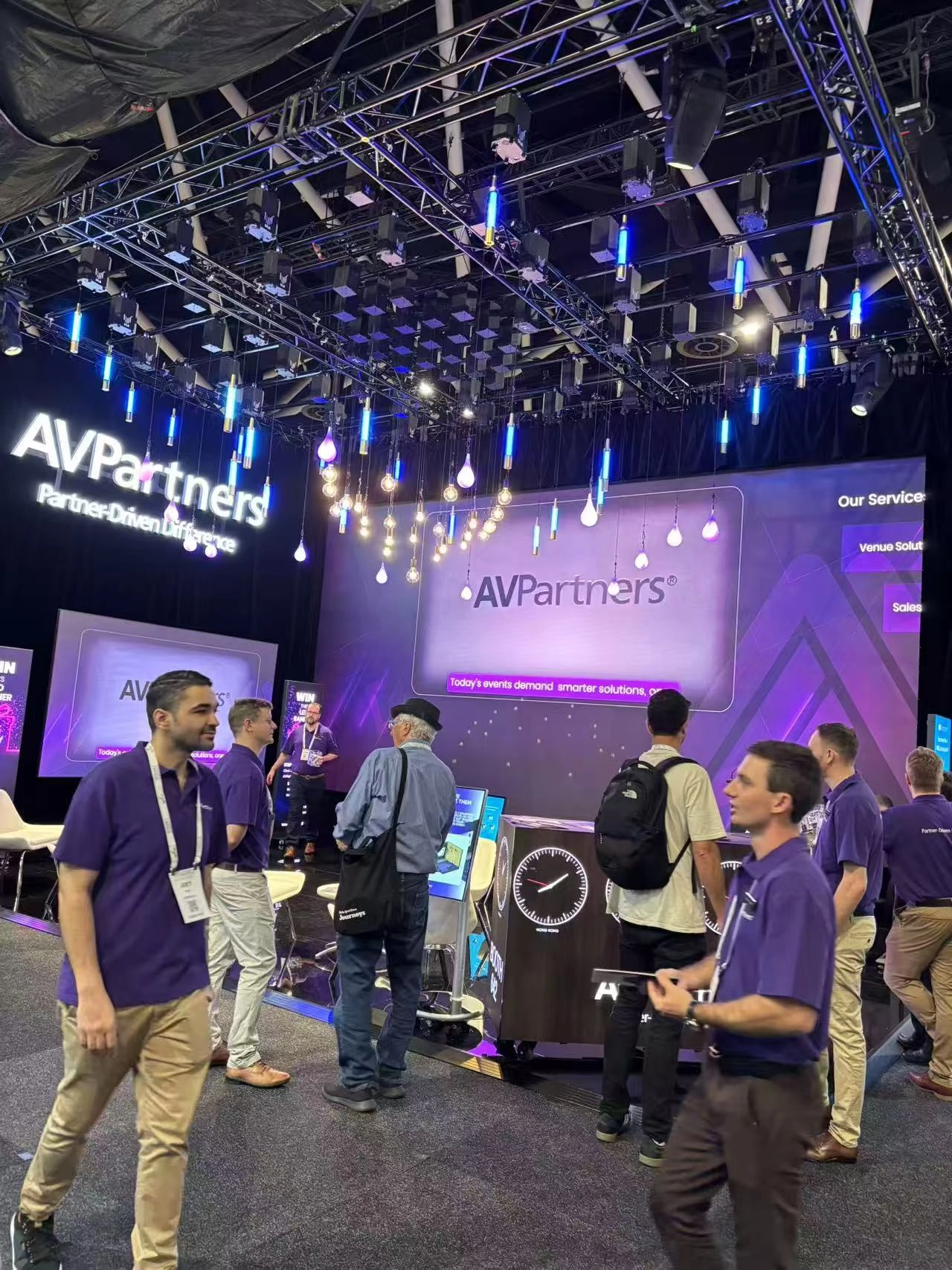 3ce7be92301588f667e4c8bade0bdf7a - FENG-YI