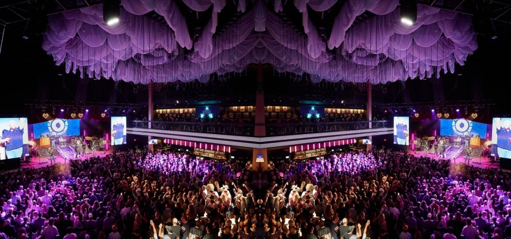 DLB Brings Stormy Spectacle to Nashville’s New Venue, Category 10 - FENG-YI