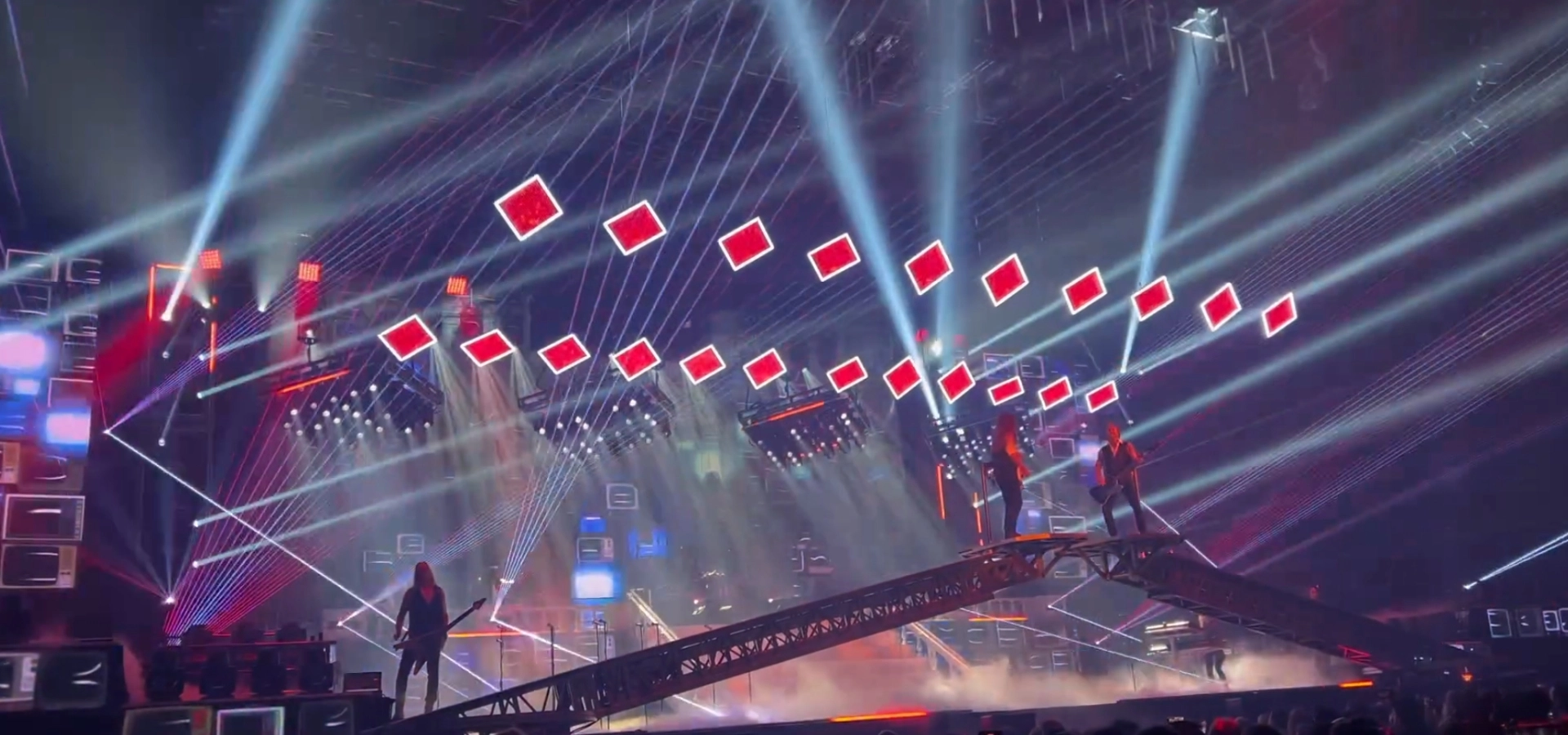 DLB’s Kinetic Innovations Light Up Trans-Siberian Orchestra’s Stage - FENG-YI