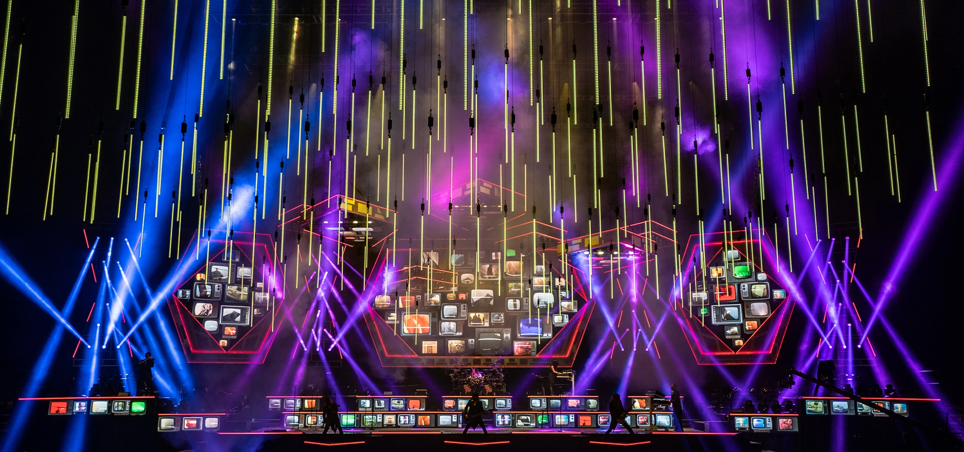 An honor to create an audio-visual feast with Trans-Siberian Orchestra on stage - FENG-YI