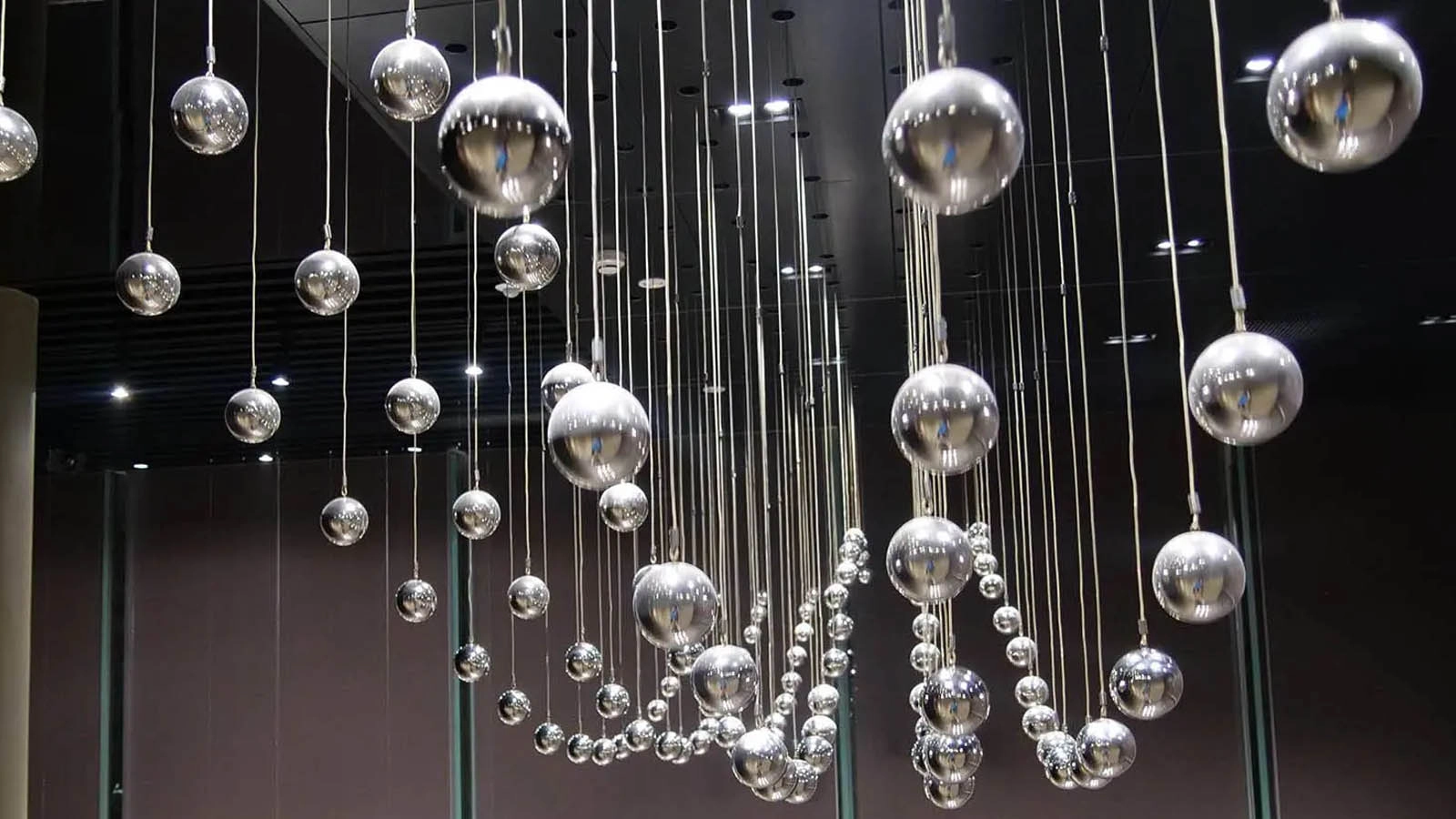 वाणिज्यिक स्थान - फेंग-यी