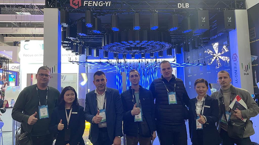 Solução de iluminação personalizada para o estande da IES International Lighting Expo-02