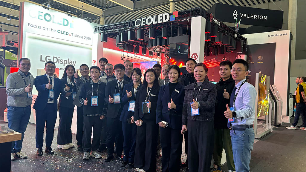 Solução de iluminação personalizada para o estande da IES International Lighting Expo.