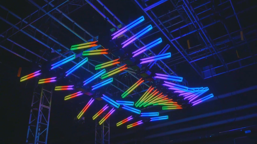 Demonstration of mechanical wing effects - FENG-YI