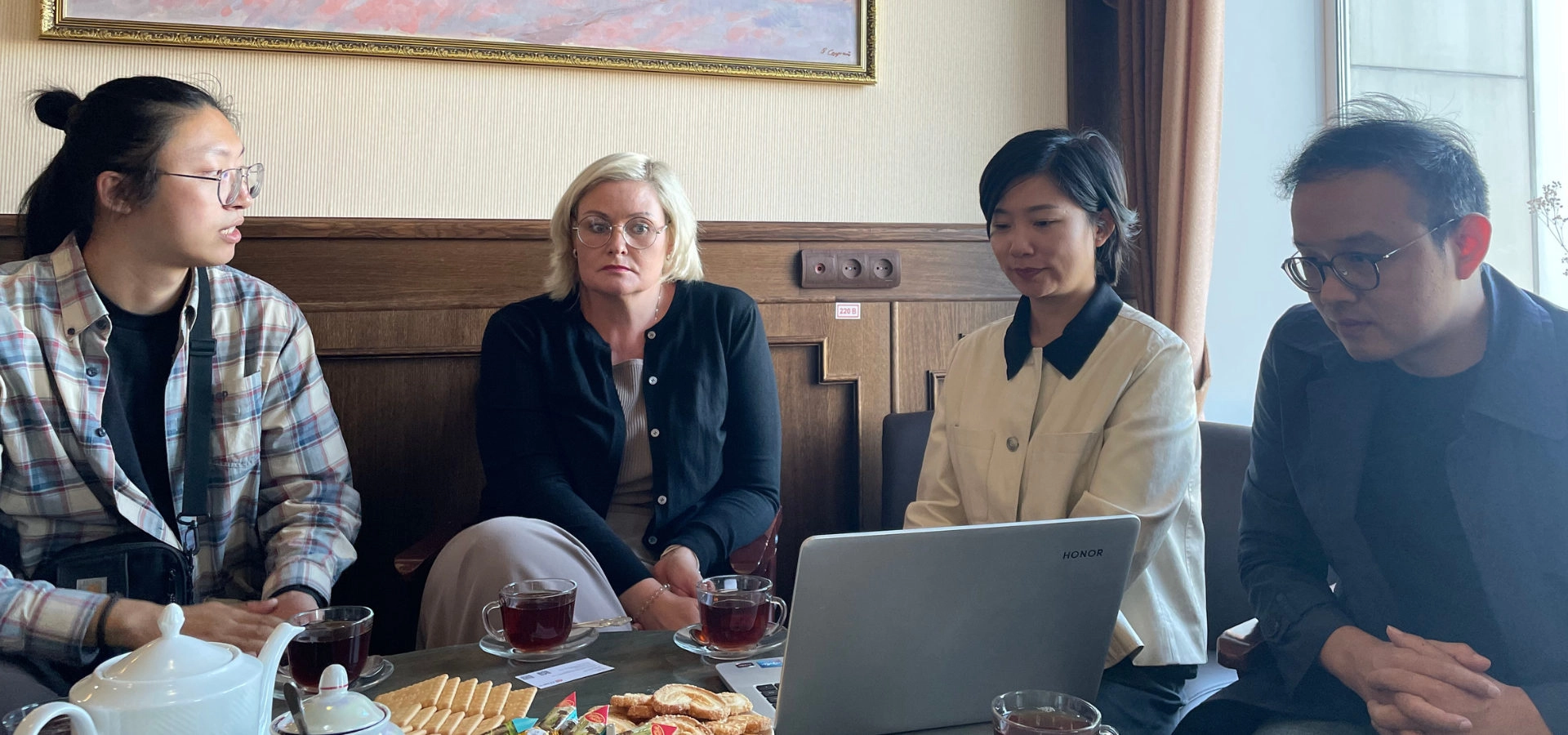 DLB Kinetic Lights Strengthens Market Presence Through Client Visits Following Light + Audio Tec 2024 Success - FENG-YI