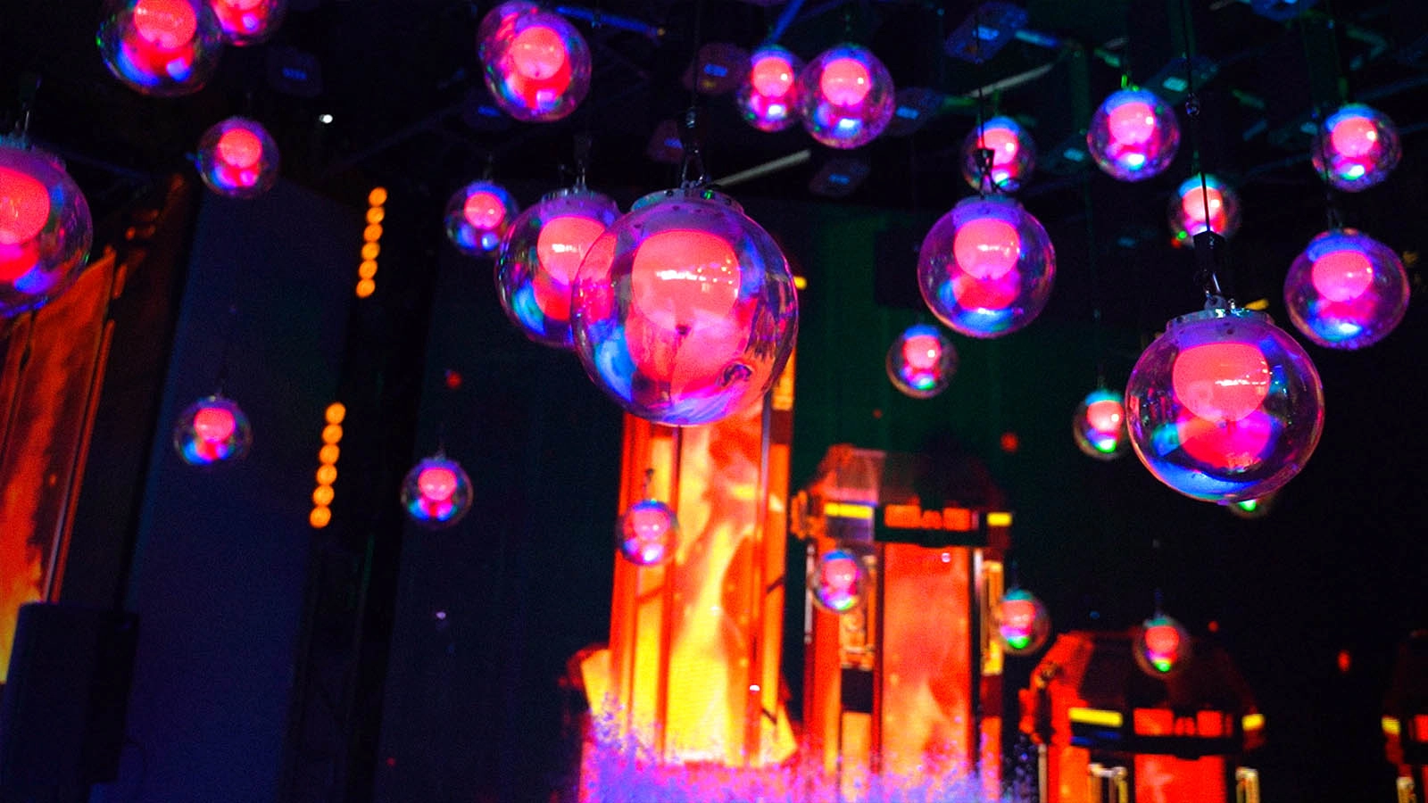 exhibitions - FENG-YI