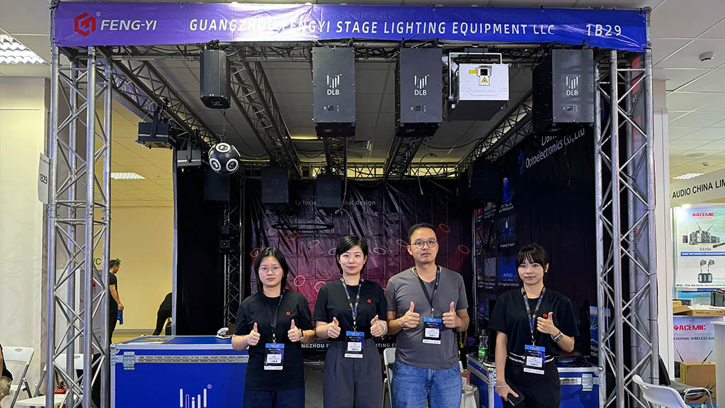 रूस के अंतर्राष्ट्रीय प्रकाश एक्सपो-02 में फेंगयी ने बिखेरा जलवा