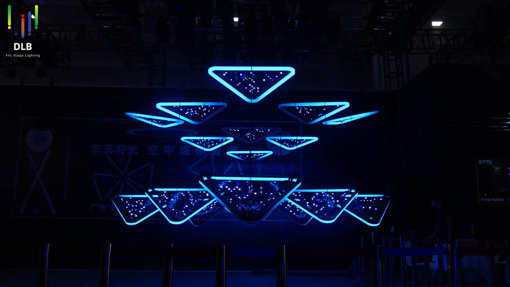 A luminária cinética DLB da Fengyi impressiona na principal feira de iluminação da Ásia, a Lighting Expo-02.