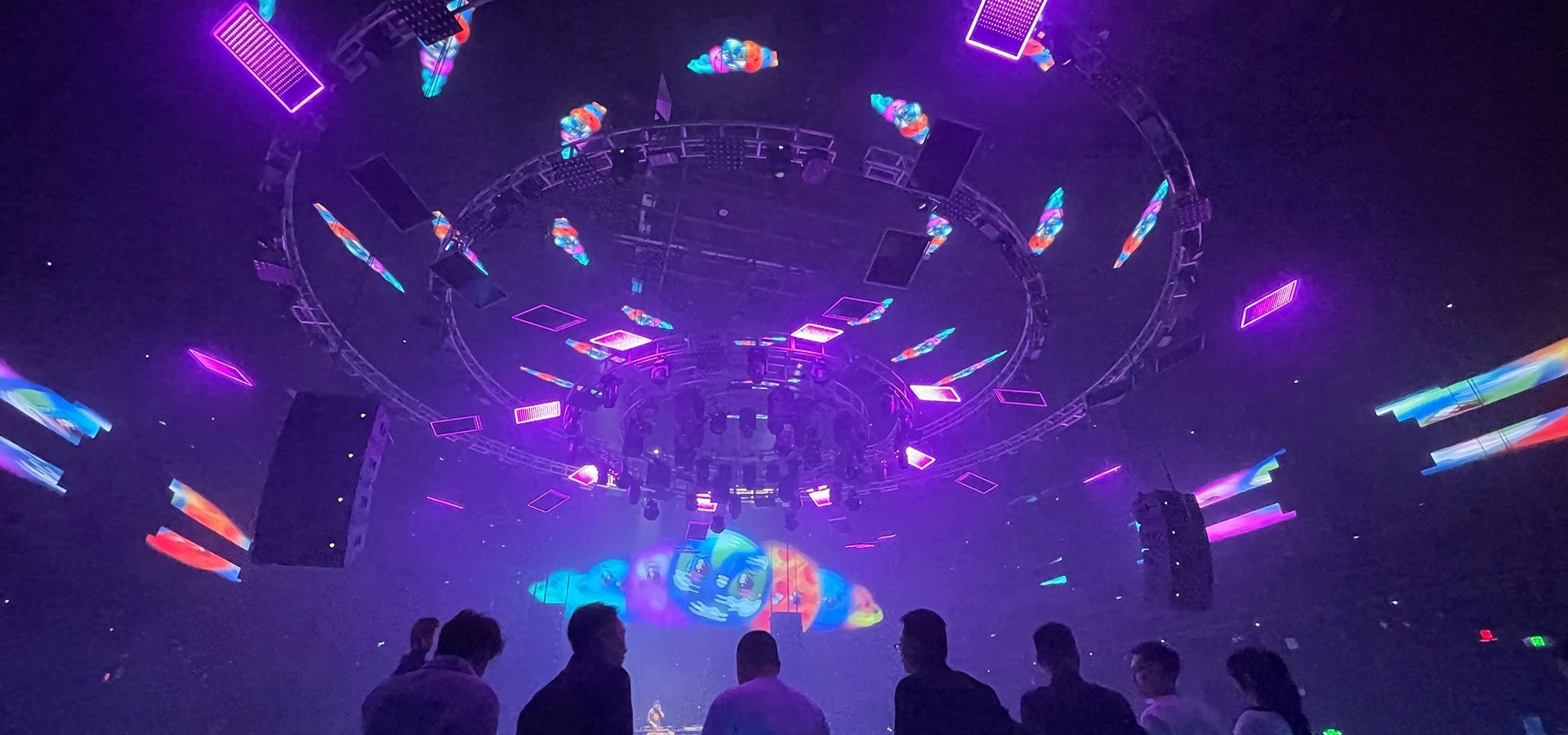 Galaxy Night Club - FENG-YI