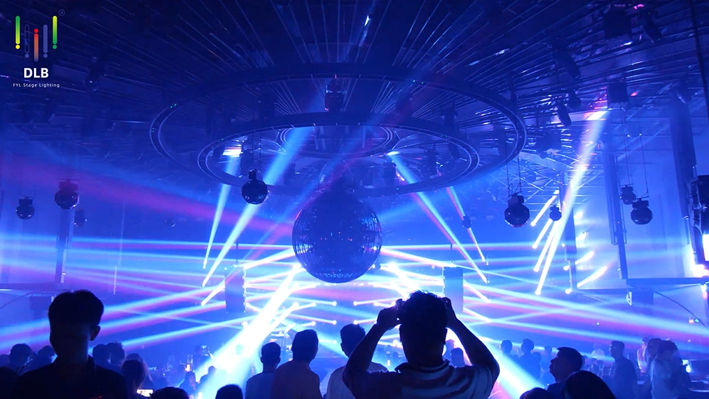 He LIVE HOUSE nightclub - FENG-YI