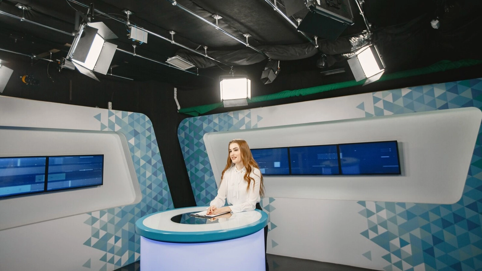 Media Studio Scenarios - FENG-YI