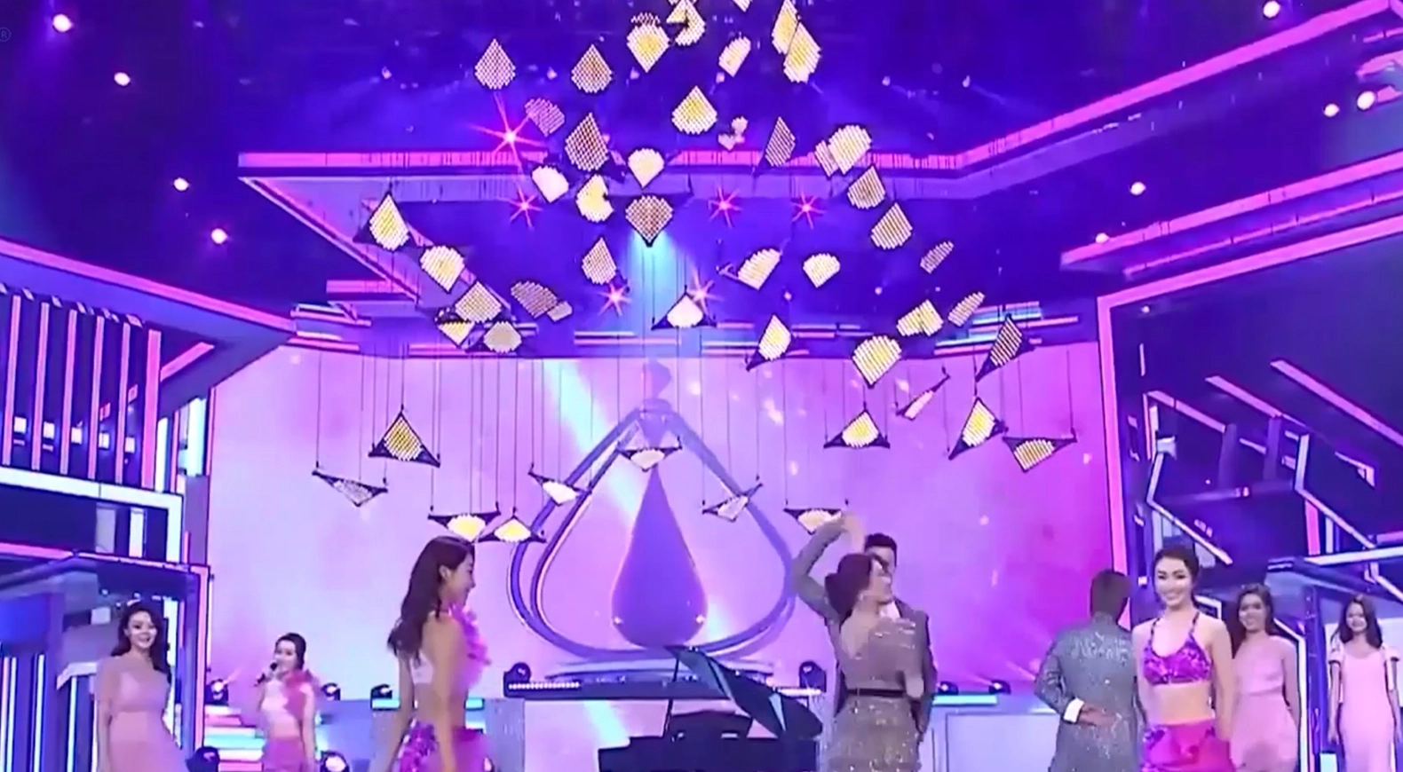 Miss Hong Kong 2021 - FENG-YI