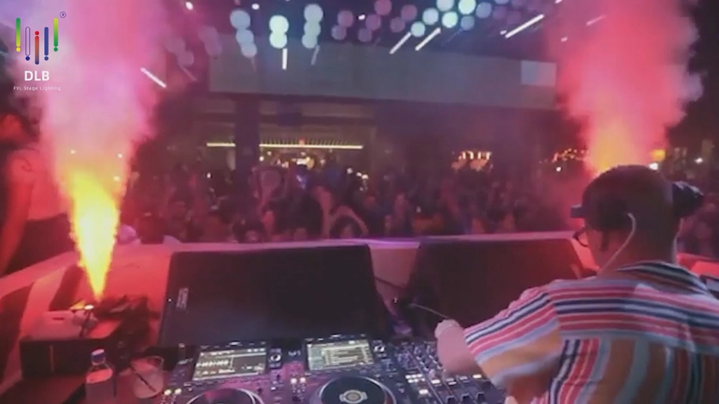 عالم الضوء اللوني-03 - فينغ يي