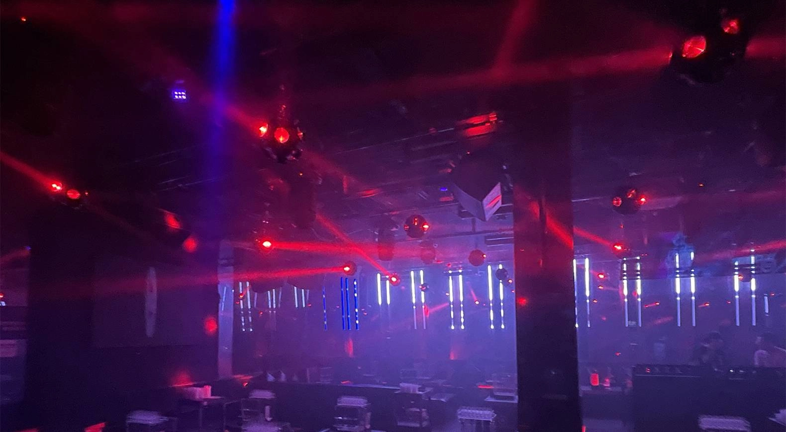 Shenzhen Circle Club - FENG-YI