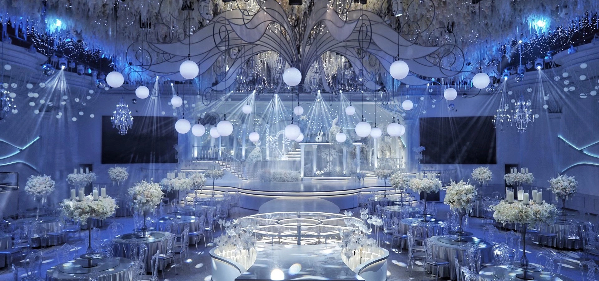 The kinetic sphere made a stunning appearance in the wedding hall - FENG-YI