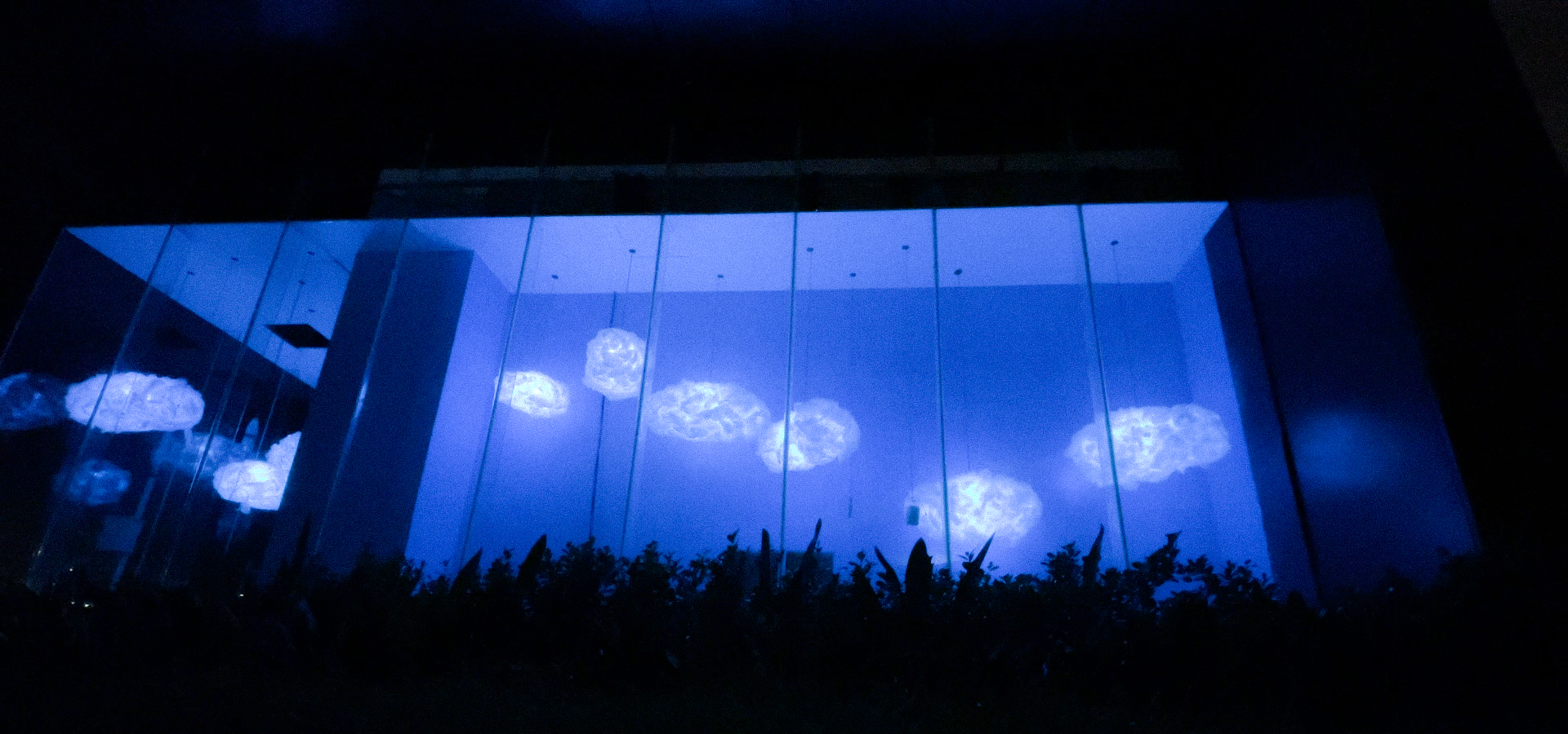 DeRucci Showcase Kinetic clouds—Kinetic art